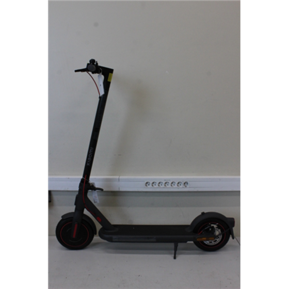 SALE OUT. Xiaomi Electric Scooter 4 Pro EU , Xiaomi Electric Scooter 4 Pro EU , 700 W , 25 km/h , 10 , 6 month(s) , Black , DEMO