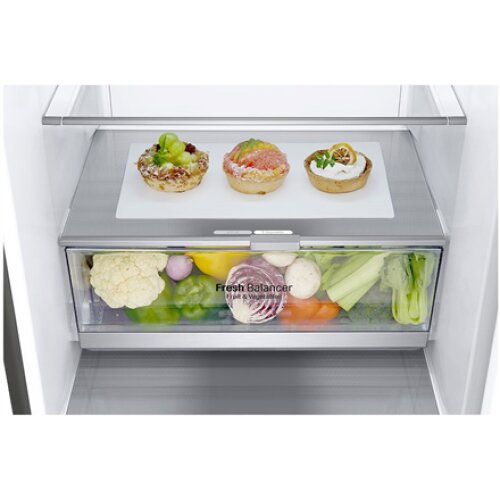 LG , Refrigerator , GBB71PZDMN , Energy efficiency class E , Free standing , Combi , Height 186 cm , No Frost system , Fridge net capacity 234 L , Freezer net capacity 107 L , Display , 36 dB , Silver