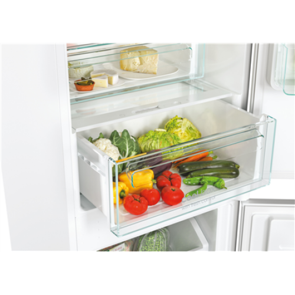Candy , CBT5518EW , Refrigerator , Energy efficiency class E , Built-in , Combi , Height 177.2 cm , No Frost system , Fridge net capacity 186 L , Freezer net capacity 62 L , Display , 37 dB , White