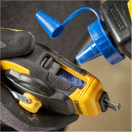 Stanley STHT47312-0 30M 3:1 Comfort Grip Reel Kit With Blue Chalk and Line Level