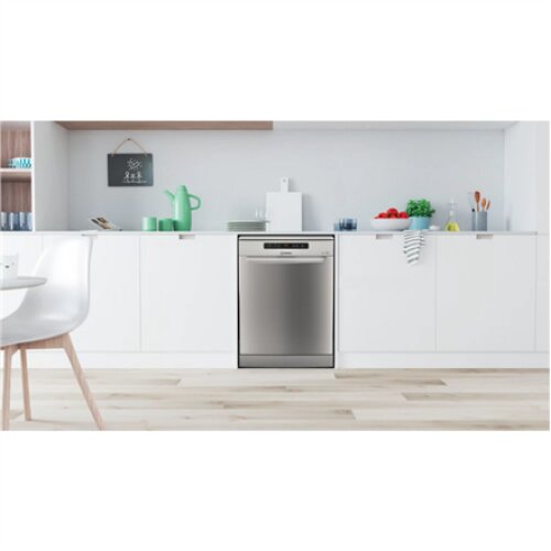 INDESIT Dishwasher , D2F HD624 AS , Free standing , Width 60 cm , Number of place settings 14 , Number of programs 9 , Energy efficiency class E , Display , Silver