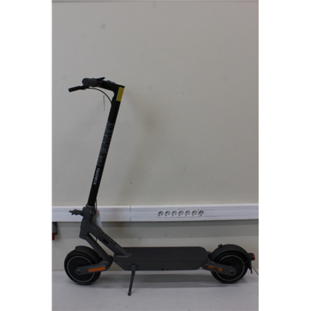 SALE OUT. Xiaomi Electric Scooter 4 Ultra EU , Xiaomi Electric Scooter 4 Ultra EU , 500 W , 25 km/h , 10 , 6 month(s) , DEMO, MISSING INNER PACKAGING