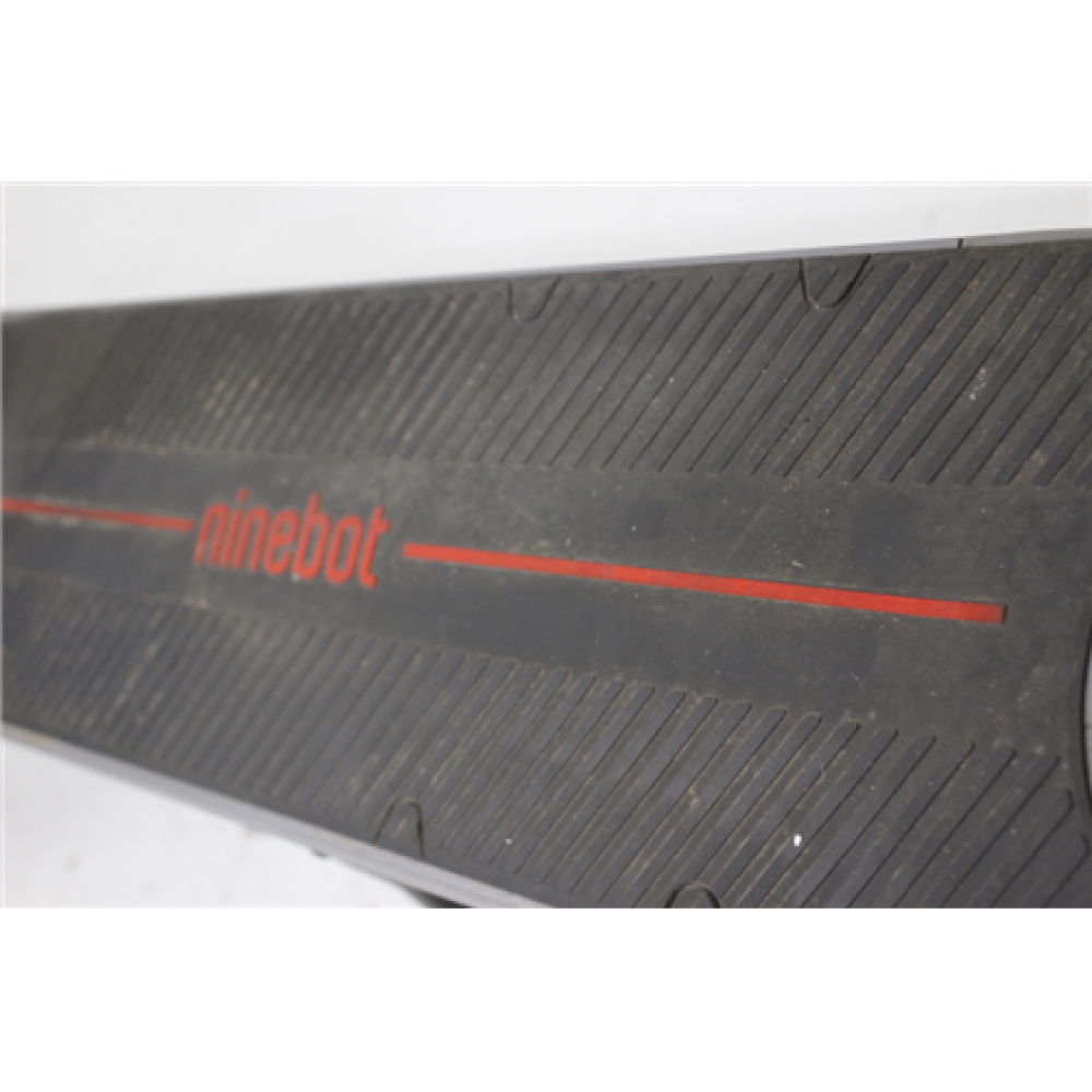 SALE OUT. Ninebot by Segway eKickScooter E3 Pro E , Segway E3 Pro E , eKickScooter , 800 W , Up to 25 km/h , 10 , 24 month(s) , Silver and Gray , USED, DIRTY, SCRATCHED