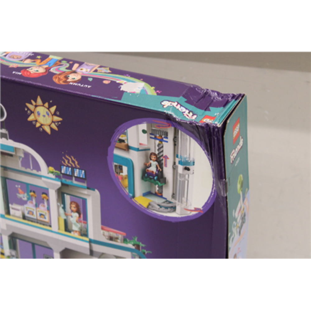 SALE OUT. CONSTRUCTOR LEGO FRIENDS 42621 , LEGO DAMAGED PACKAGING