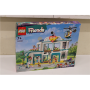 SALE OUT. CONSTRUCTOR LEGO FRIENDS 42621 , LEGO DAMAGED PACKAGING
