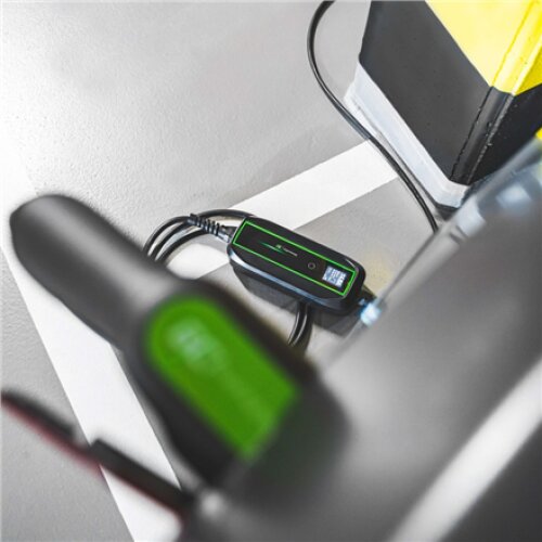 Green Cell , EV16 , GC EV PowerCable 3.6kW Schuko Type 2 mobile charger for charging electric cars and Plug-In hybrids , 3.6 kW , 10/16 A , 6.5 m , Black