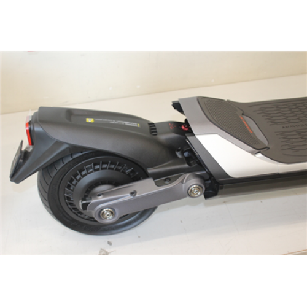 SALE OUT. Ninebot by Segway SuperScooter GT1E, Black Segway Ninebot SuperScooter GT1E, Black, USED AS DEMO