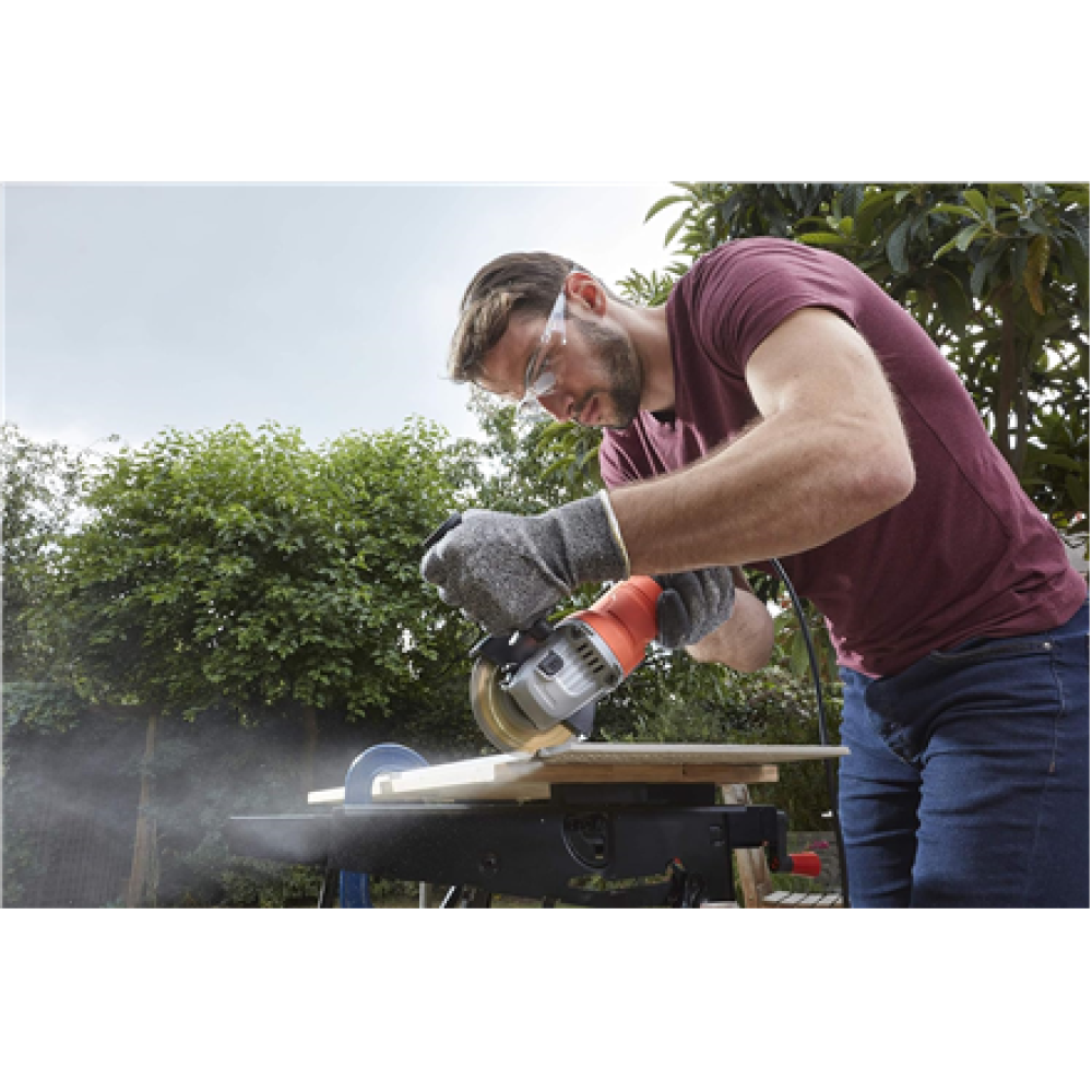 BLACK & DECKER Angle grinder , BEG010-QS , 710 W , 115 mm
