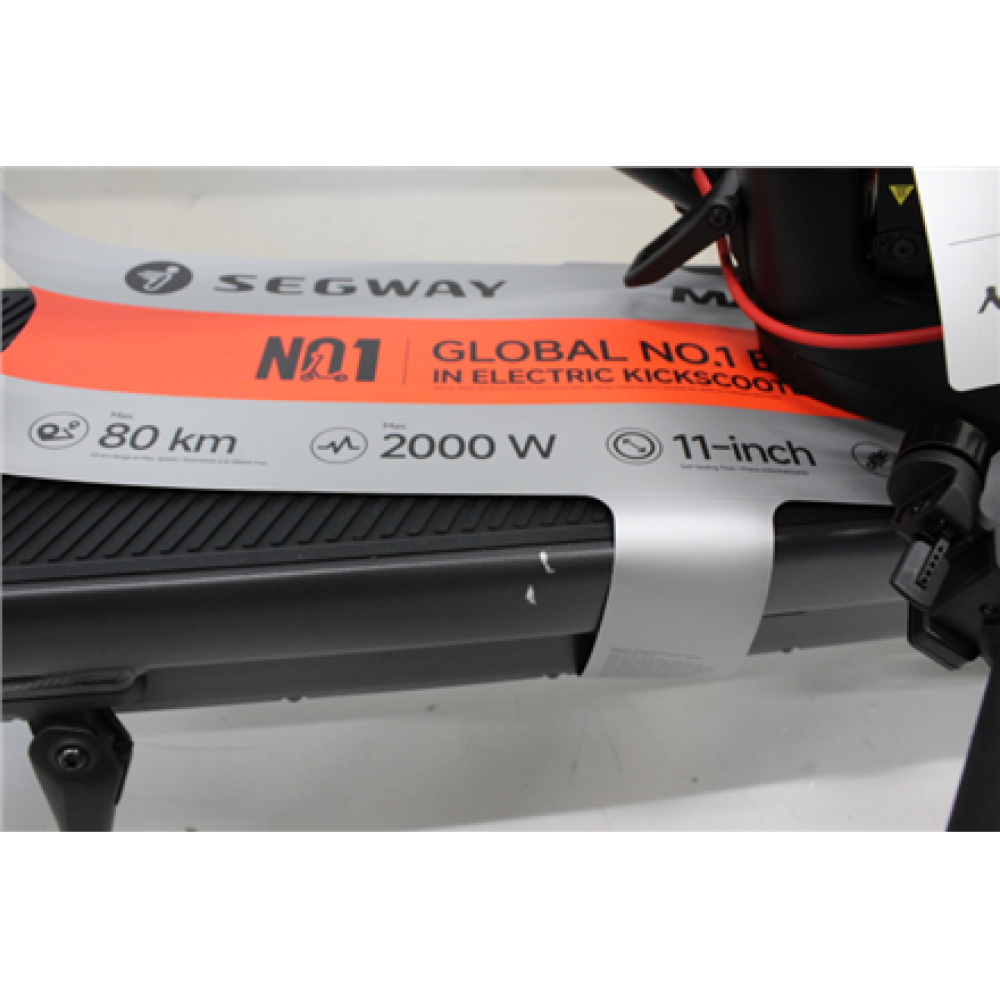 SALE OUT. Ninebot by Segway eKickScooter MAX G3 E , Segway , MAX G3 E , eKickScooter , 2000 W , Up to 25 km/h , 11 , Black , DAMAGED PACKAGING, SCRATCHED PAINT, REFURBISHED