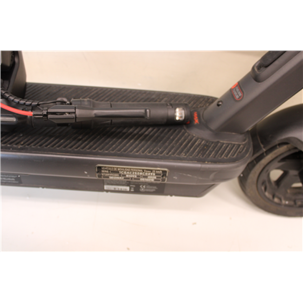 SALE OUT. Ninebot by Segway eKickScooter MAX G3 E , Segway , MAX G3 E , eKickScooter , 2000 W , Up to 25 km/h , 11 , Black , DAMAGED PACKAGING, SCRATCHED PAINT, REFURBISHED