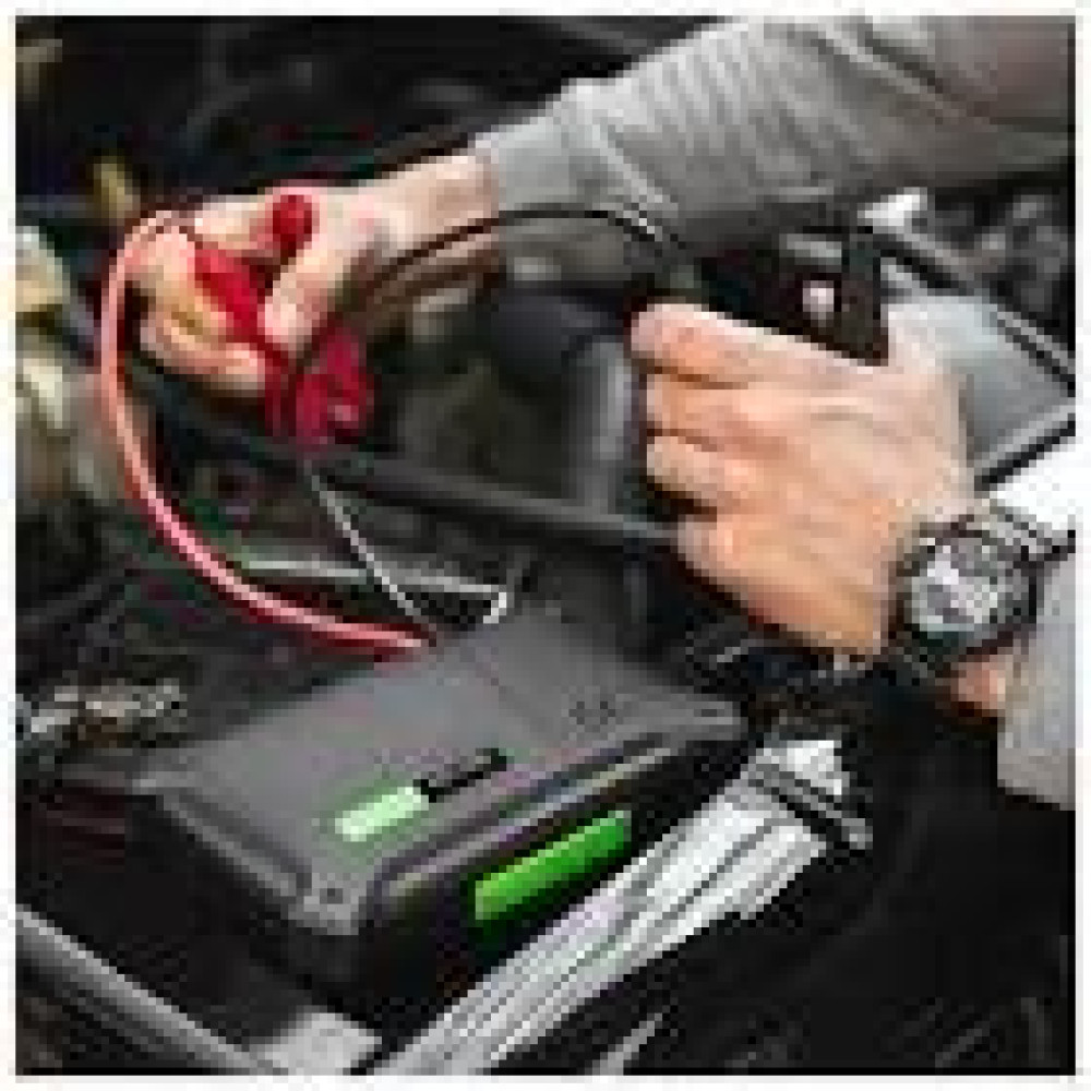 GREEN CELL PowerBoost Car Jump Starter Powerbank 16000 mAh 2000A